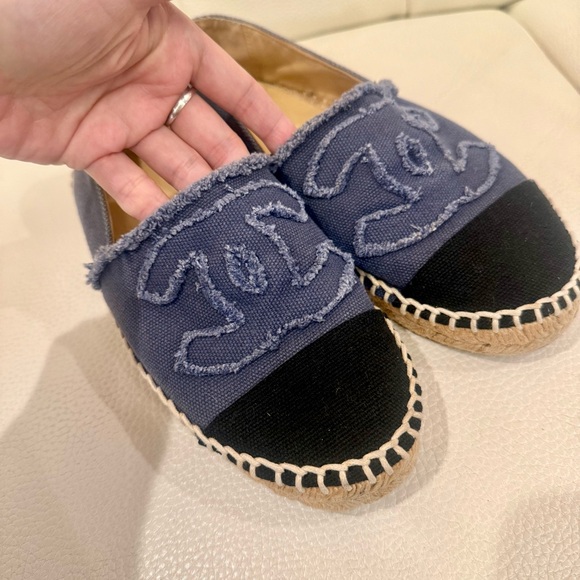 ⭕️SOLD⭕️Chanel Espadrilles - Picture 6 of 10